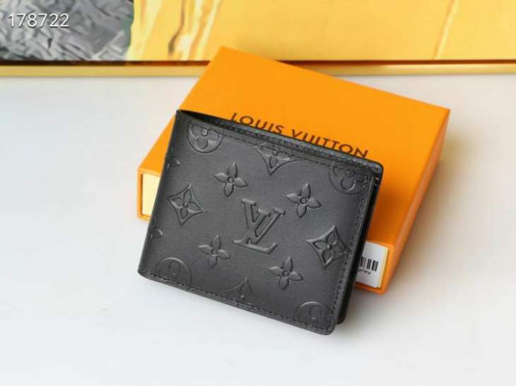 Picture of Louis Vuitton Wallets _SKUfw216498733fw